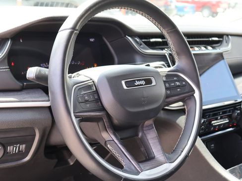 Used 2022 Jeep Grand Cherokee L Limited AWD/4WD image 25