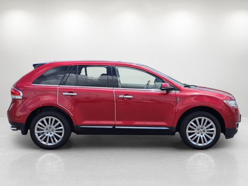 Used 2012 Lincoln MKX FWD image 4