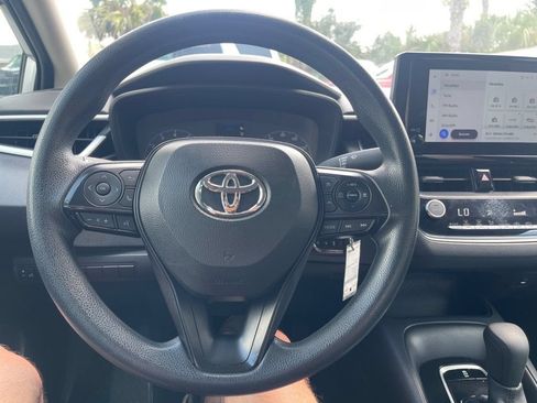 Used 2025 Toyota Corolla LE FWD image 14