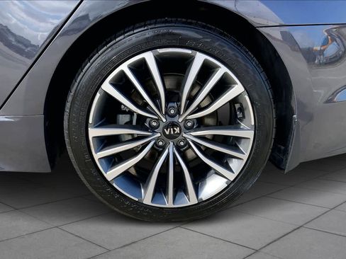 Used 2019 Kia Stinger Premium image 11