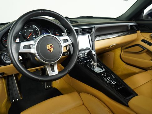 Used 2016 Porsche 911 Turbo S image 2