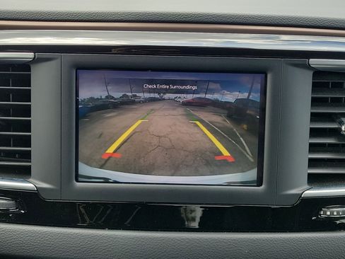 Used 2023 Chrysler Voyager LX FWD image 26