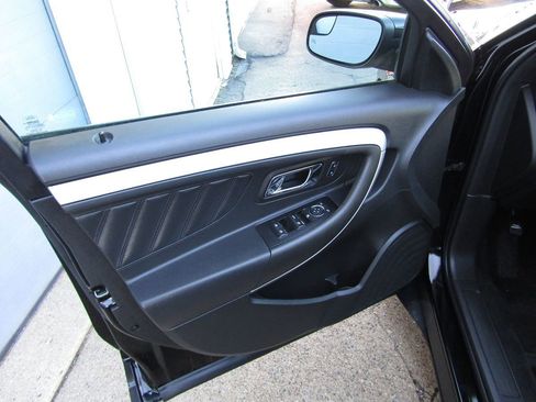 Used 2017 Ford Taurus SEL image 30