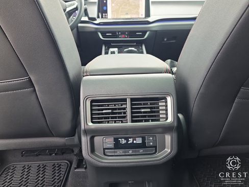 Used 2024 Volkswagen Atlas Peak Edition SEL AWD/4WD image 24