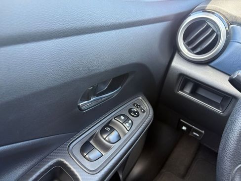 Used 2025 Nissan Versa SV FWD image 18