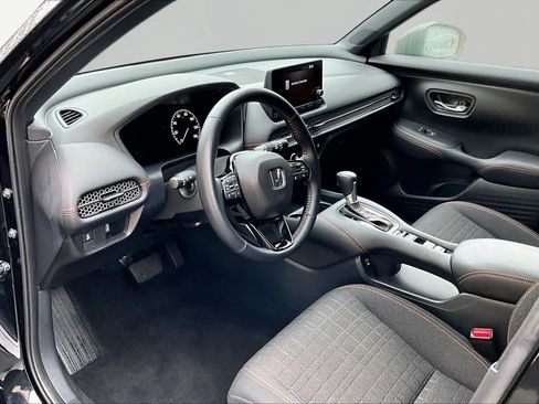 Used 2025 Honda HR-V Sport image 18