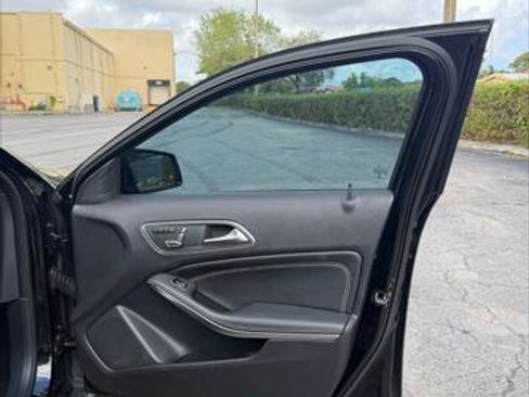 Used 2018 Mercedes-Benz GLA 250 image 16