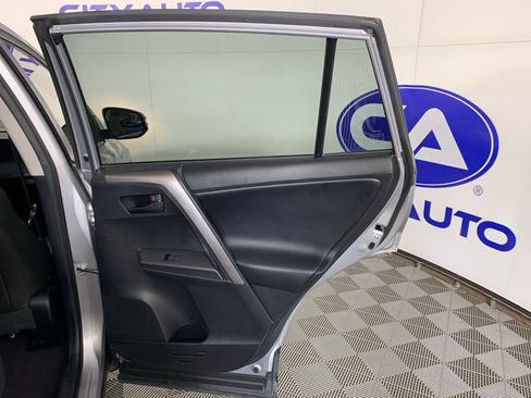 Used 2018 Toyota RAV4 LE image 36