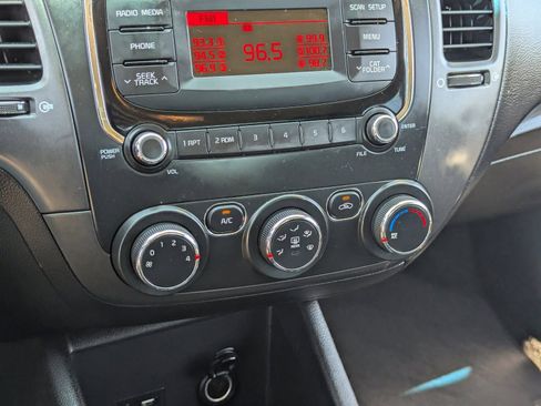 Used 2018 Kia Forte LX FWD image 26
