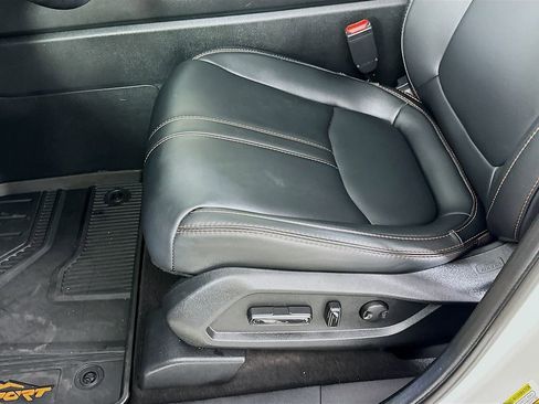 Used 2025 Honda Pilot TrailSport image 9