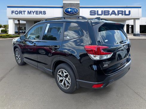 Certified 2023 Subaru Forester Premium image 5