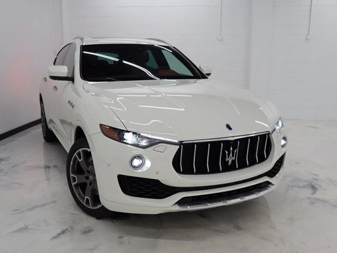 Used 2017 Maserati Levante S AWD/4WD image 2