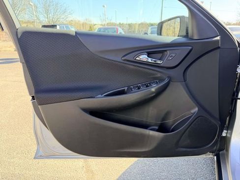 Used 2017 Chevrolet Malibu LS image 16