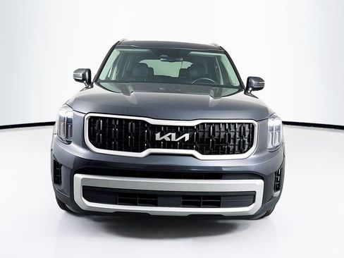Used 2024 Kia Telluride EX w/ EX Captain's Chair Package image 2