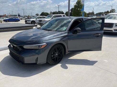 Used 2025 Honda Civic Sport image 2
