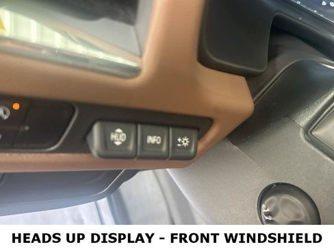 Used 2023 Chevrolet Suburban High Country AWD/4WD image 25