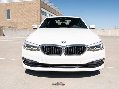 Used 2018 BMW 530i xDrive w/ Premium Package image 2