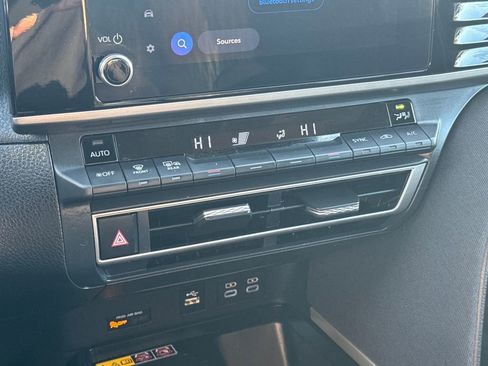 Used 2025 Toyota Camry LE image 22