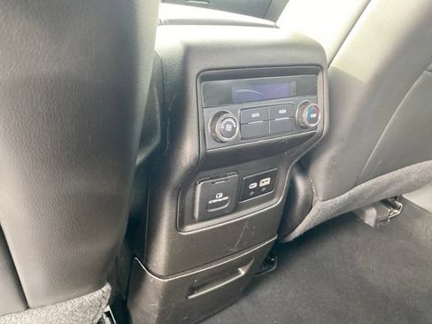 Certified 2023 GMC Acadia SLT AWD/4WD image 21