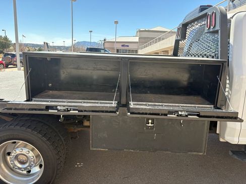 Used 2017 Ford F550 4x4 Crew Cab Super Duty image 31