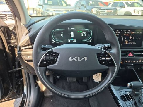 Used 2025 Kia Niro LX FWD image 22