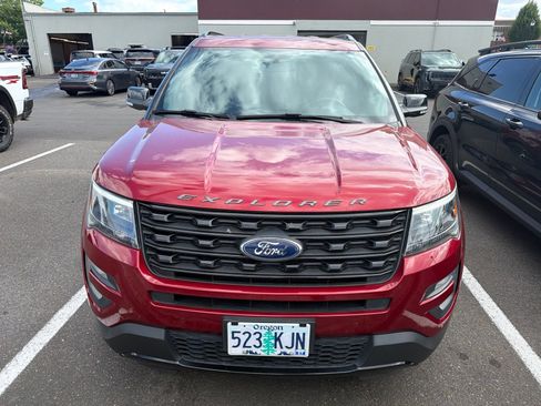 Used 2017 Ford Explorer Sport AWD/4WD image 2