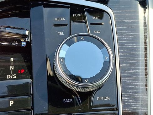 Certified 2025 BMW X7 M60i image 28