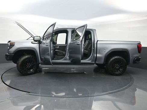 Used 2023 GMC Sierra 1500 AT4X image 43