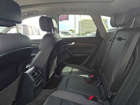 Certified 2025 Audi Q5 2.0T Premium Plus w/ Premium Plus Package image 18