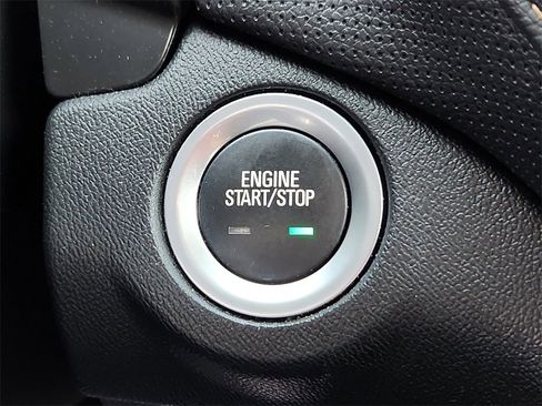 Used 2019 Chevrolet Equinox Premier image 16