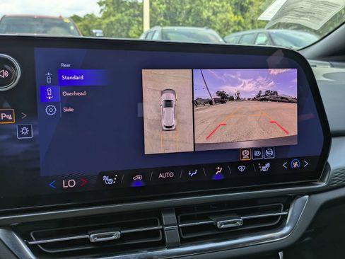 Used 2026 Chevrolet Equinox EV LT w/ Comfort Package FWD image 20