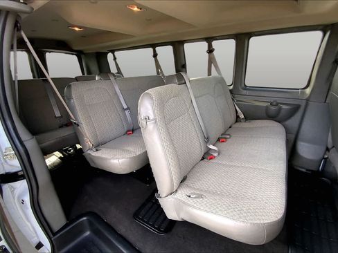 Used 2025 GMC Savana 3500 LT w/ LT Preferred Equipment Group RWD image 19