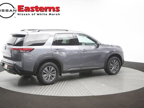 Used 2025 Nissan Pathfinder SV FWD image 43
