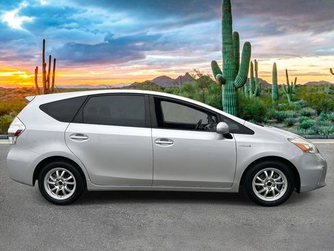 Used 2012 Toyota Prius V Three image 2