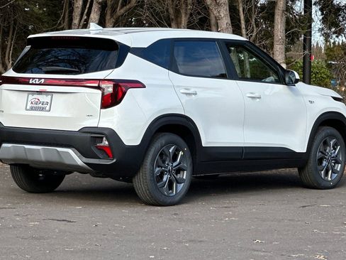New 2026 Kia Seltos LX image 3
