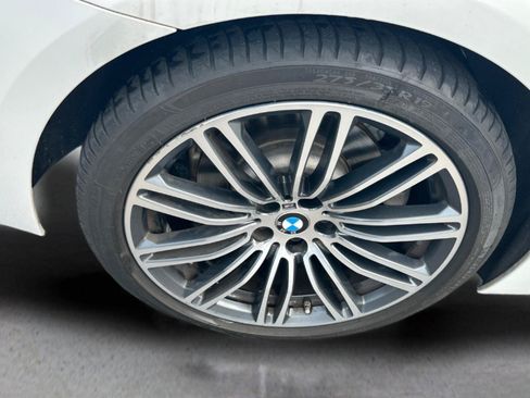 Used 2019 BMW 530i w/ M Sport Package RWD image 10