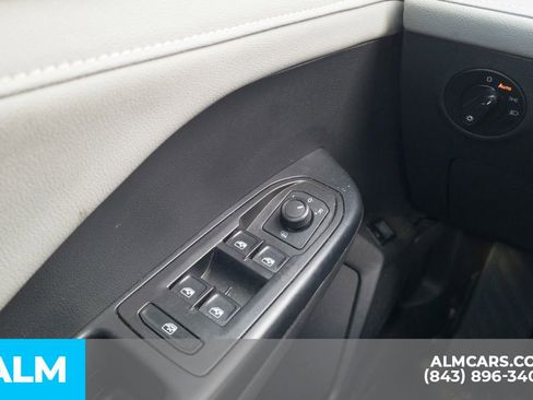 Used 2024 Volkswagen Taos SE FWD image 14