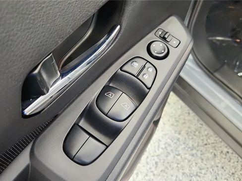 Used 2024 Nissan Kicks SV FWD image 30