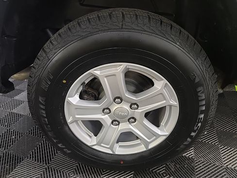 Used 2021 Jeep Wrangler Sport AWD/4WD image 13