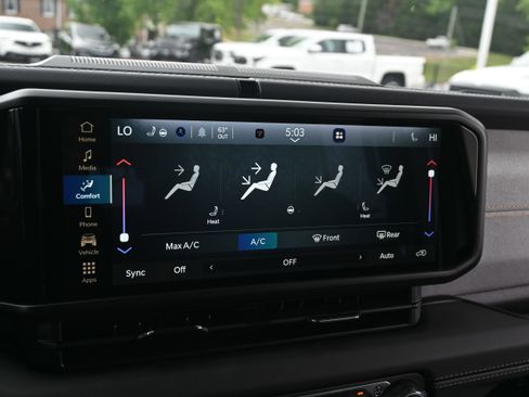 Used 2025 Jeep Wrangler Unlimited Sahara w/ Safety Group AWD/4WD image 28
