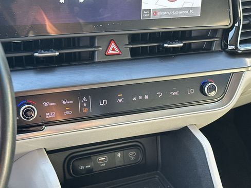 Certified 2024 Kia Sportage EX FWD image 16