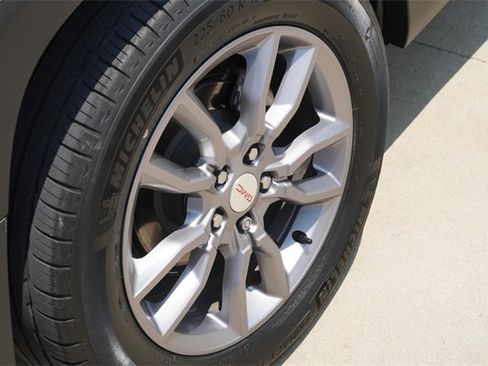 Used 2022 GMC Terrain SLT w/ LPO, Floor Liner Package image 9