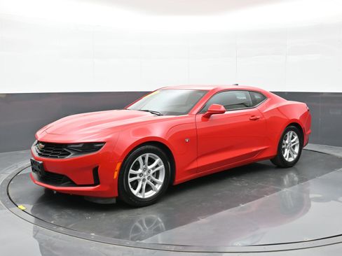 Used 2021 Chevrolet Camaro LS RWD image 8