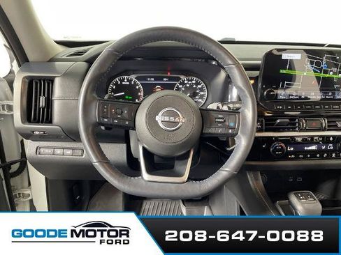 Used 2022 Nissan Pathfinder SL w/ Cargo Package AWD/4WD image 12
