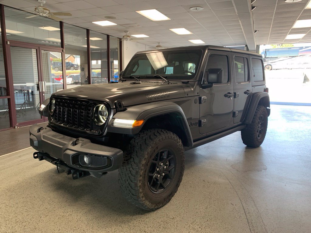 Used 2025 Jeep Wrangler Unlimited Sport AWD/4WD image 4