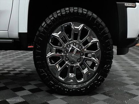 New 2026 GMC Sierra 2500 Denali w/ Denali Reserve Package AWD/4WD image 5