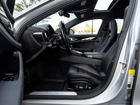 Used 2021 Porsche Panamera image 26