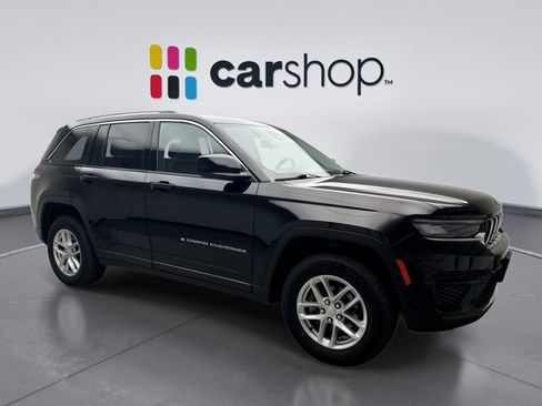 Used 2023 Jeep Grand Cherokee Laredo AWD/4WD image 7