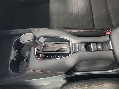 Certified 2025 Honda HR-V Sport image 33