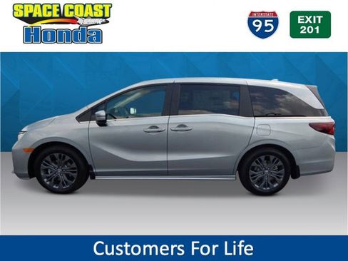 New 2026 Honda Odyssey Touring image 6